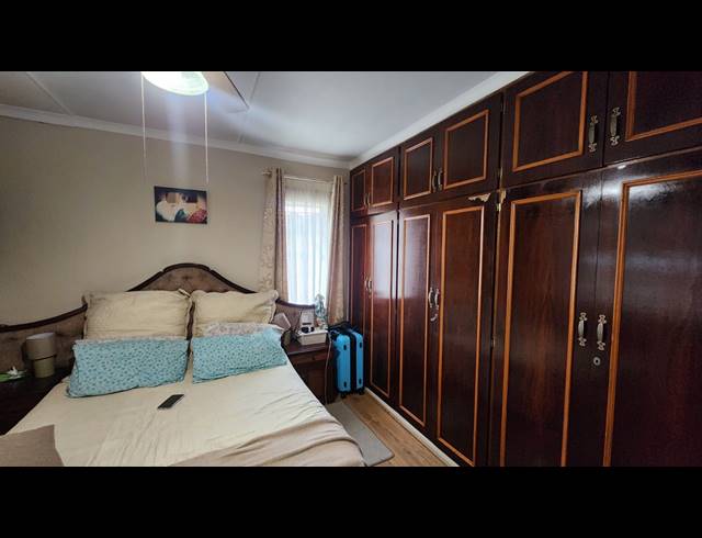 5 BEDROOM FREESTANDING FOR SALE IN ALLANDALE